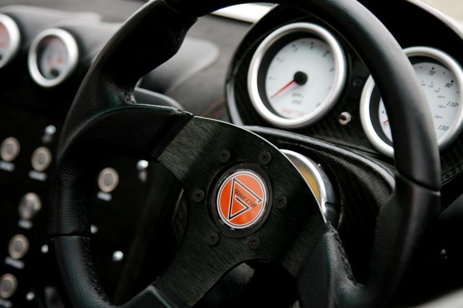 Панель приборов Ginetta G40R 2011 года  (фото 23 из 85)